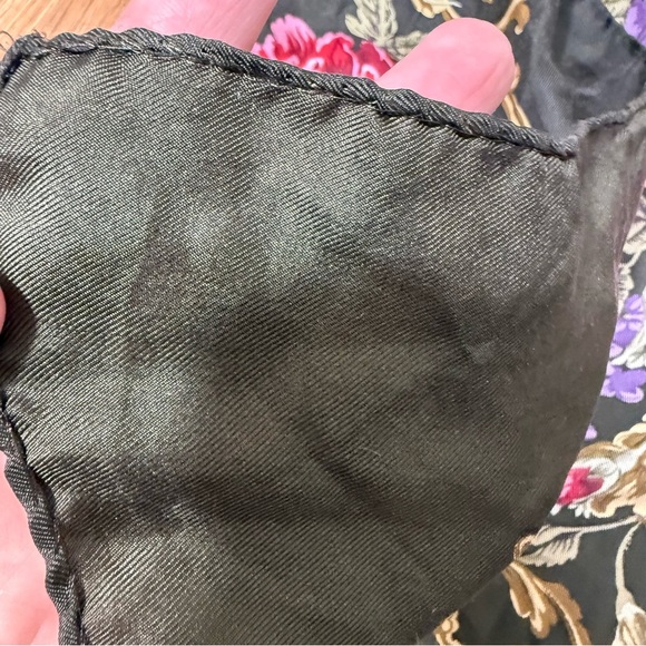 Vintage  floral silk rolled edge scarf bag accessory head scarf hijab babushka - Picture 3 of 4